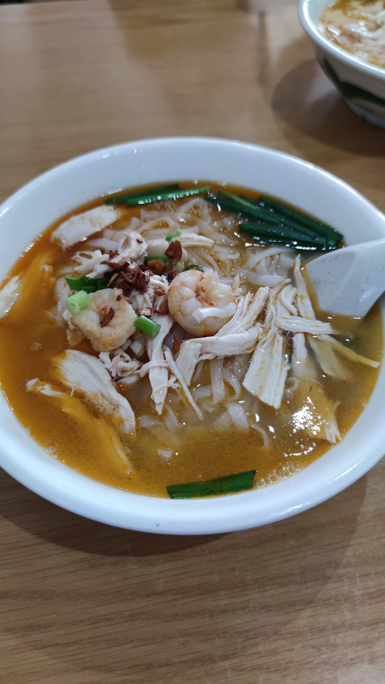 鸡丝鲜虾云吞河粉*两粒 (干/汤)